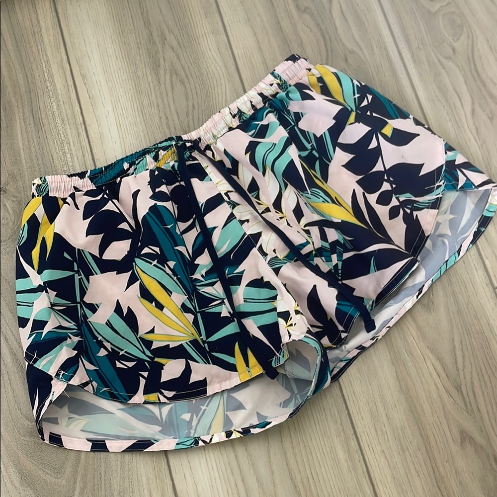Old Navy Active Women's Shorts